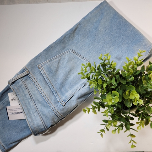 Old Navy Rockstar Super Skinny Jeans - Picture 1 of 4